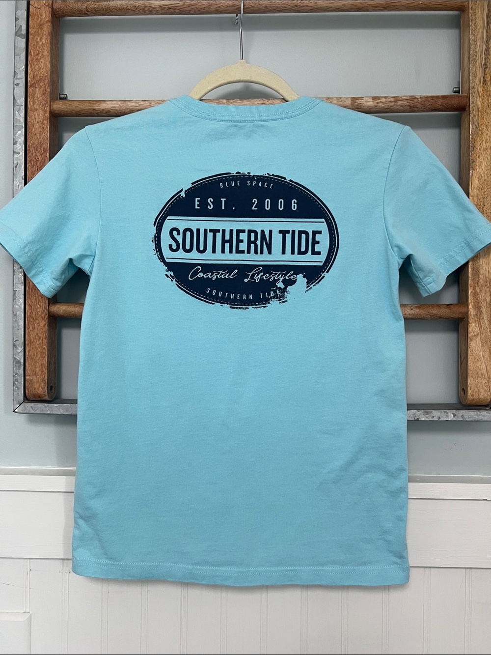 Boys, southern Tide, short sleeve T-shirt, size medium (8-10) blue